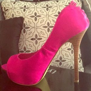 Type Z hot pink heels